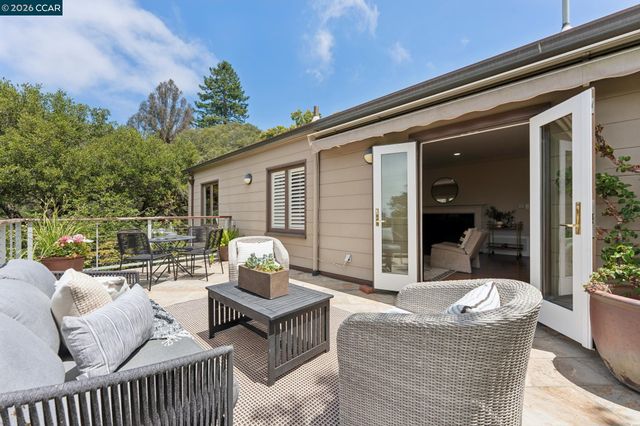 5821 Colton Blvd, Oakland, CA 94611