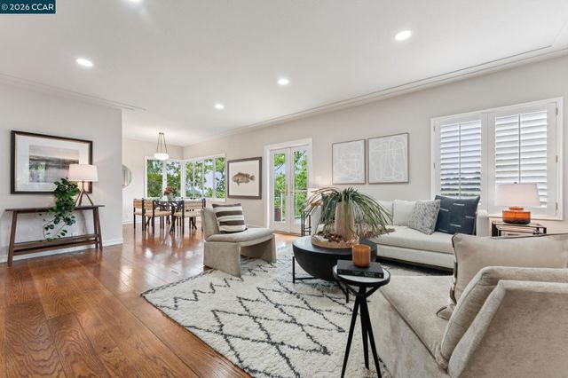 5821 Colton Blvd, Oakland, CA 94611
