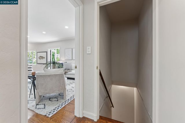 5821 Colton Blvd, Oakland, CA 94611