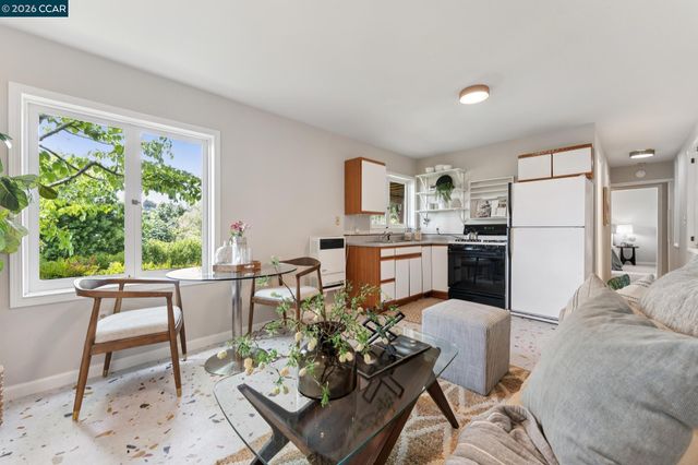 5821 Colton Blvd, Oakland, CA 94611