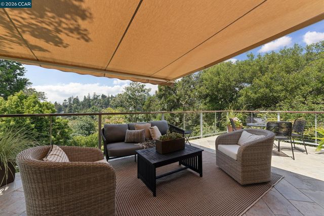 5821 Colton Blvd, Oakland, CA 94611