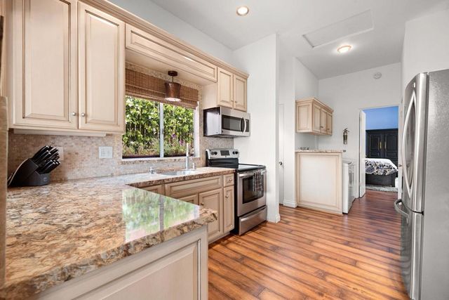 47115 El Menara Circle, Palm Desert, CA 92260