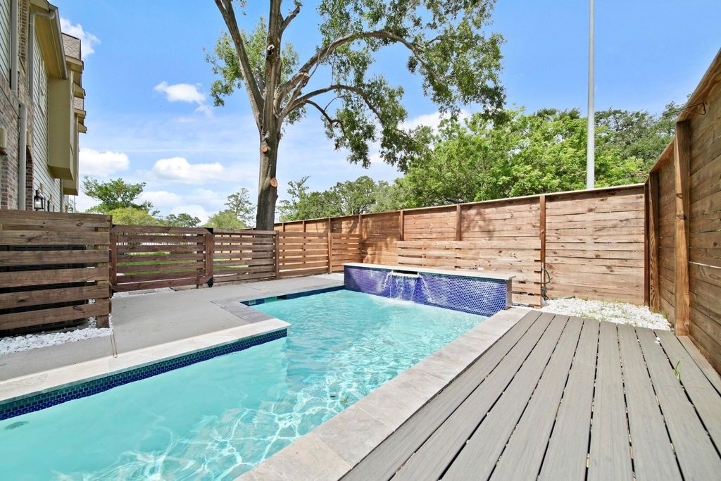 1148 Du Barry Lane, Houston, TX 77018