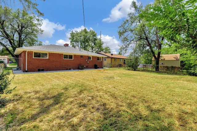 2208 E Blake St, Wichita, KS 67211