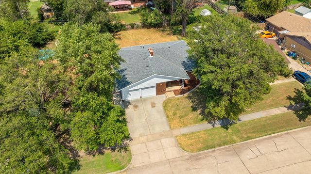 2208 E Blake St, Wichita, KS 67211