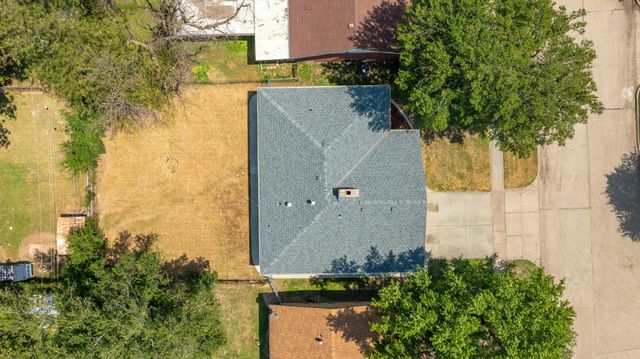 2208 E Blake St, Wichita, KS 67211