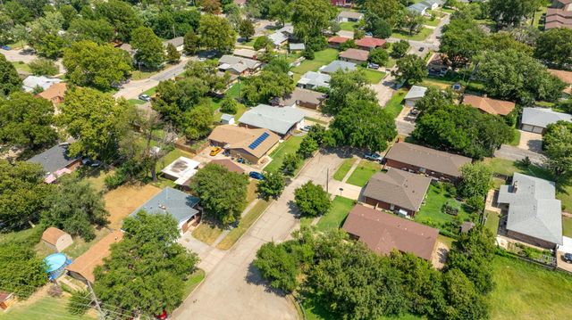 2208 E Blake St, Wichita, KS 67211