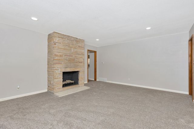 2208 E Blake St, Wichita, KS 67211