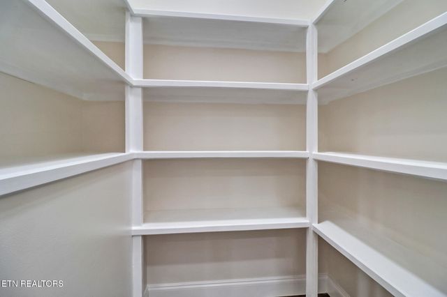 141 2nd St, Rockwood, TN 37854