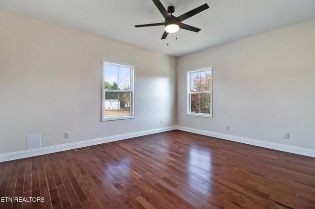 141 2nd St, Rockwood, TN 37854