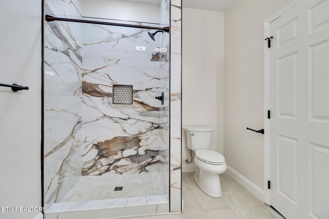 141 2nd St, Rockwood, TN 37854