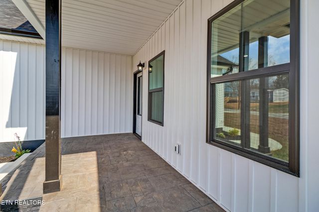 141 2nd St, Rockwood, TN 37854