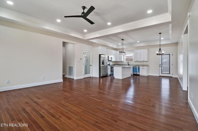 141 2nd St, Rockwood, TN 37854