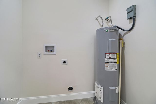 141 2nd St, Rockwood, TN 37854