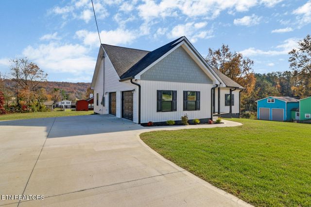 141 2nd St, Rockwood, TN 37854