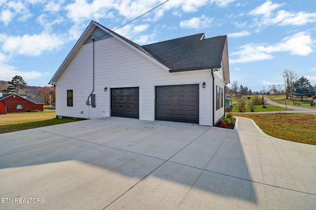 141 2nd St, Rockwood, TN 37854