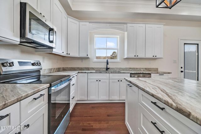 141 2nd St, Rockwood, TN 37854