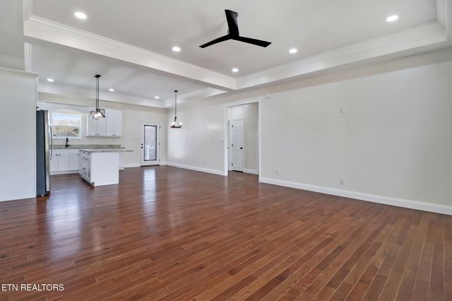 141 2nd St, Rockwood, TN 37854