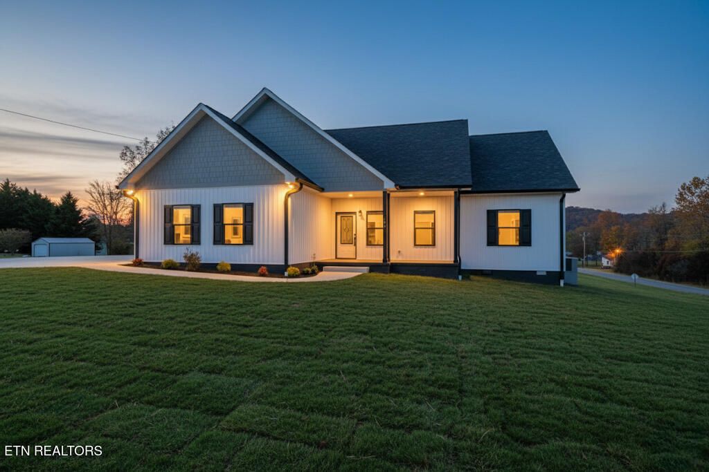 141 2nd St, Rockwood, TN 37854