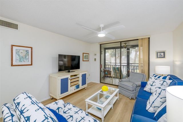 1316 PASADENA AVENUE S 206, South Pasadena, FL 33707