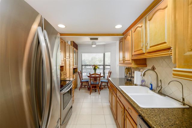 1316 PASADENA AVENUE S 206, South Pasadena, FL 33707