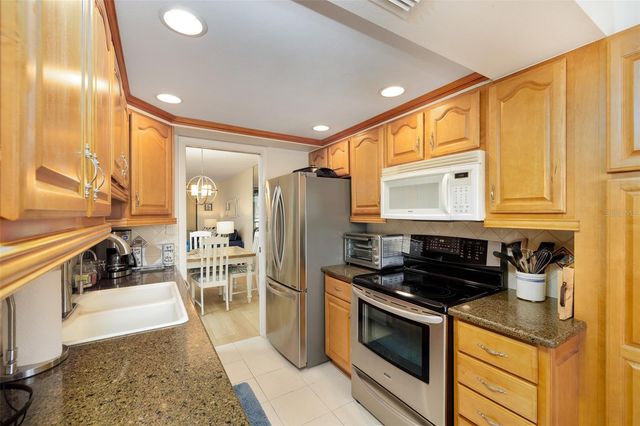 1316 PASADENA AVENUE S 206, South Pasadena, FL 33707