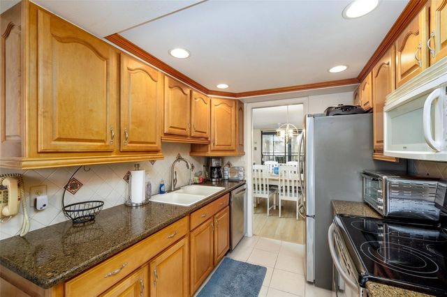 1316 PASADENA AVENUE S 206, South Pasadena, FL 33707