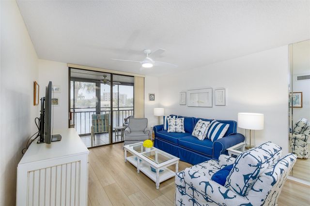 1316 PASADENA AVENUE S 206, South Pasadena, FL 33707
