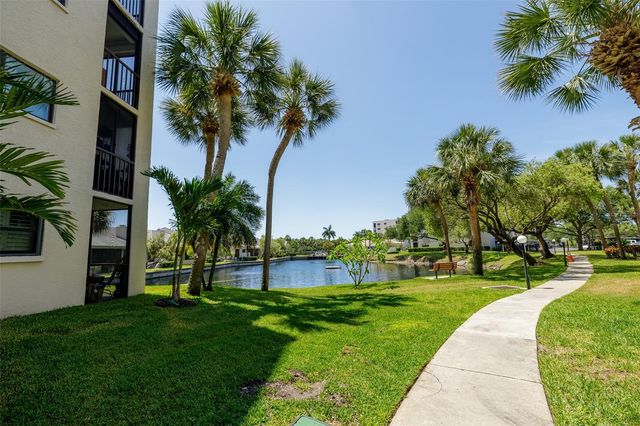 1316 PASADENA AVENUE S 206, South Pasadena, FL 33707