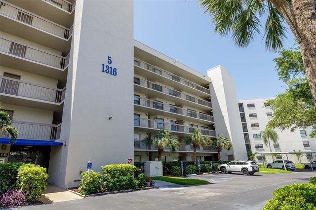 1316 PASADENA AVENUE S 206, South Pasadena, FL 33707