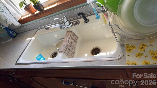 1582 Dutch Cove Road, Canton, NC 28716