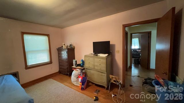 1582 Dutch Cove Road, Canton, NC 28716