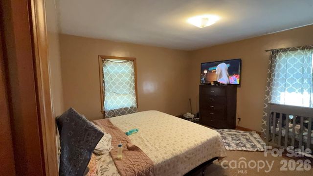 1582 Dutch Cove Road, Canton, NC 28716