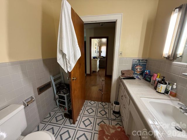 1582 Dutch Cove Road, Canton, NC 28716