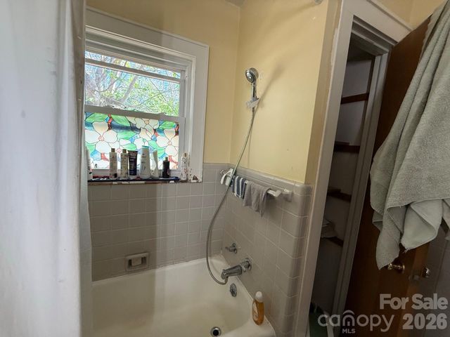 1582 Dutch Cove Road, Canton, NC 28716
