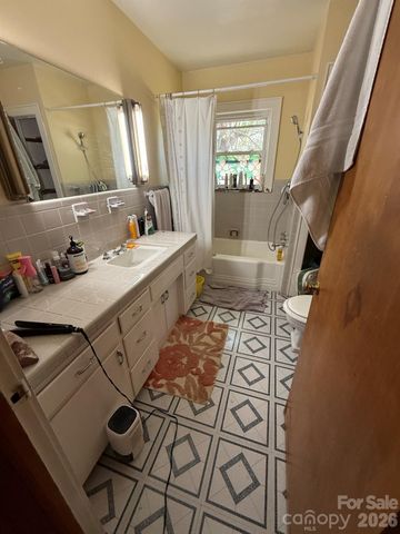 1582 Dutch Cove Road, Canton, NC 28716
