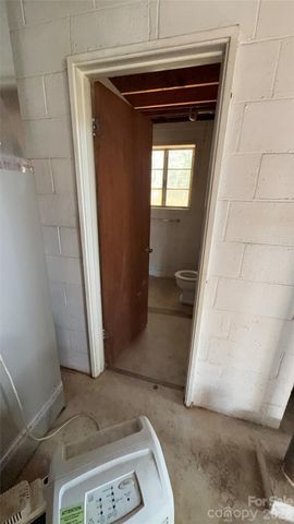 1582 Dutch Cove Road, Canton, NC 28716