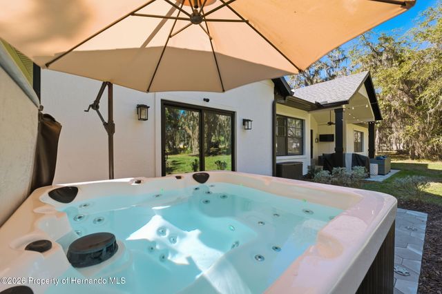 4586 Hickory Oak Drive, Brooksville, FL 34601