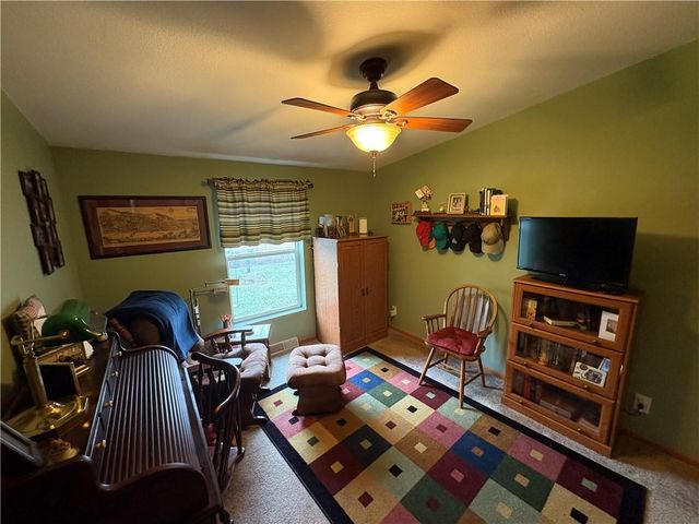 907 NE Cherry Court, Oak Grove, MO 64070