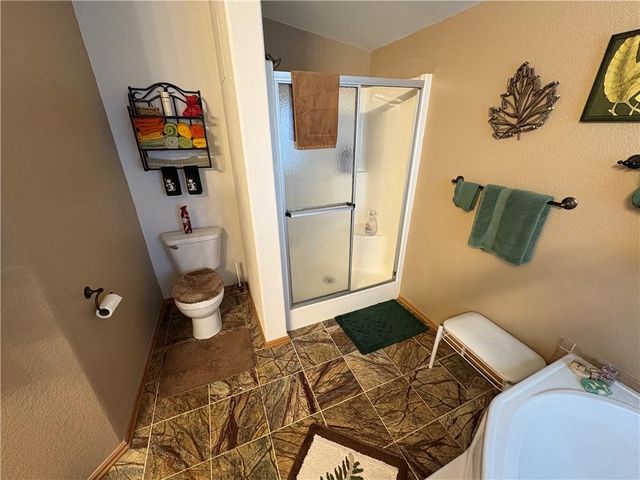 907 NE Cherry Court, Oak Grove, MO 64070