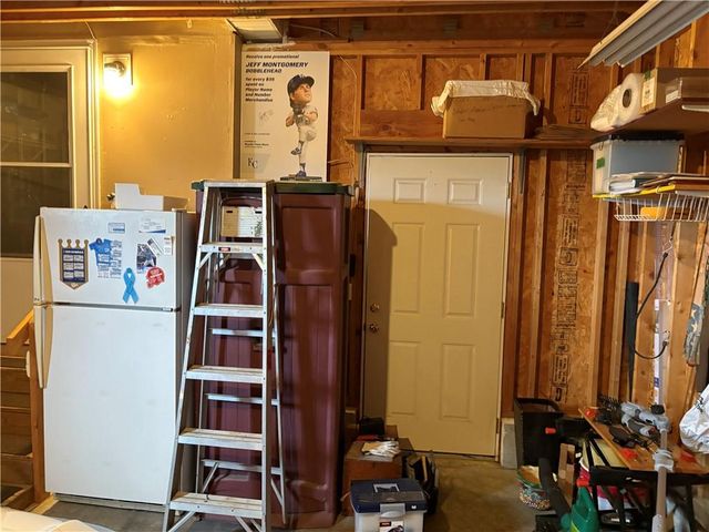 907 NE Cherry Court, Oak Grove, MO 64070