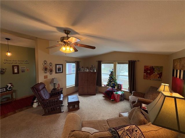 907 NE Cherry Court, Oak Grove, MO 64070