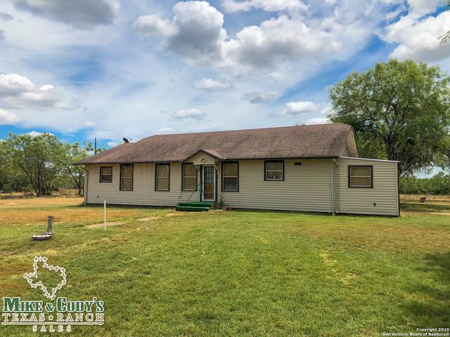 1180 CR 340, Jourdanton, TX 78026