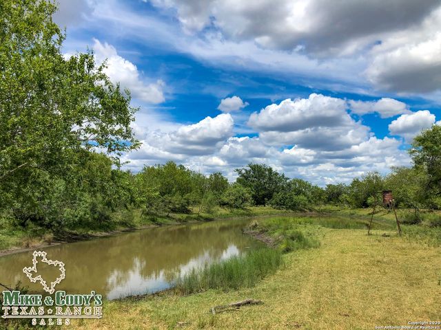 1180 CR 340, Jourdanton, TX 78026