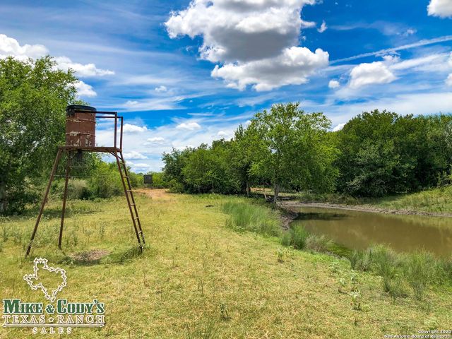 1180 CR 340, Jourdanton, TX 78026