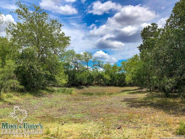 1180 CR 340, Jourdanton, TX 78026