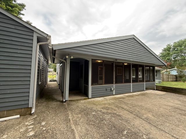 24 Wedgemere Rd, Beverly, MA 01915