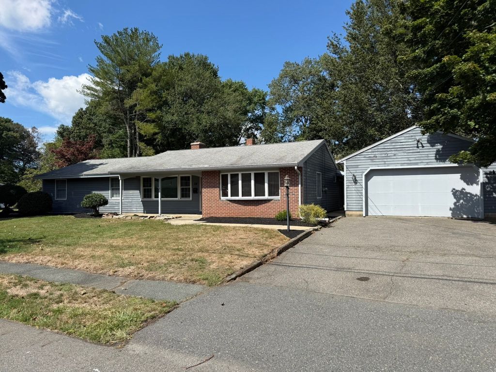 24 Wedgemere Rd, Beverly, MA 01915