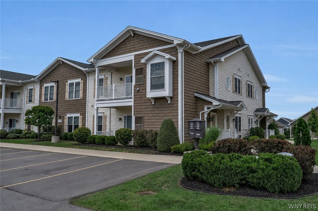 293 Northill Drive East E, Amherst, NY 14221