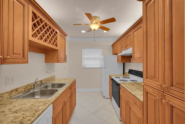 2340 SW 22nd Avenue 306, Delray Beach, FL 33445